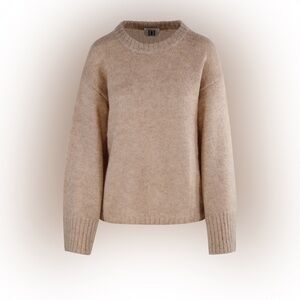 By Malene Birger Brown wool/mohair Sweater
Never worn
Very comfy warm
Fits M/L